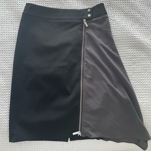 KM asymmetric skirt